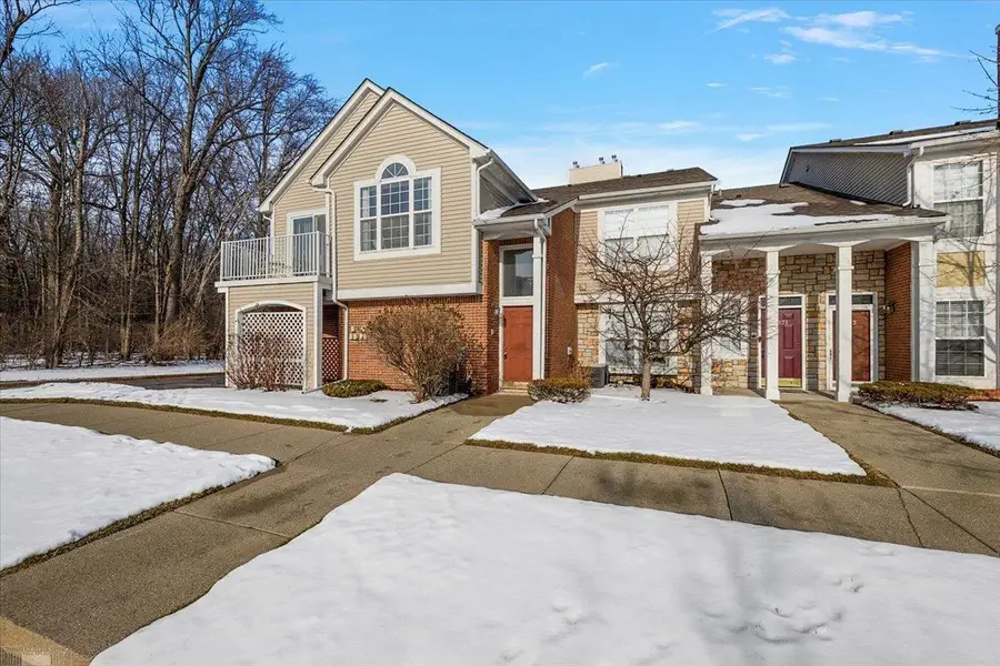 5367 Pine Aires DR, Sterling Heights, MI 48314 - Image #3
