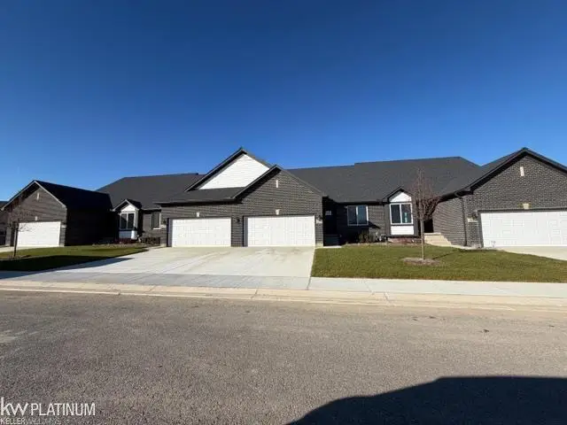 26161 Juliagrove LN, Chesterfield Township, MI 48051 - Image #2