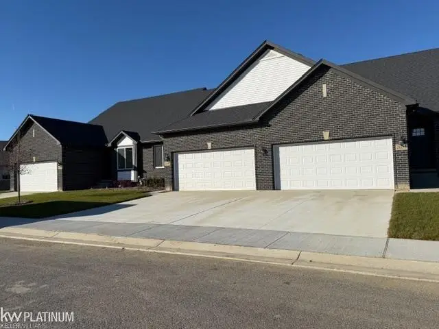 26169 Juliagrove LN, Chesterfield Township, MI 48051 - Image #2