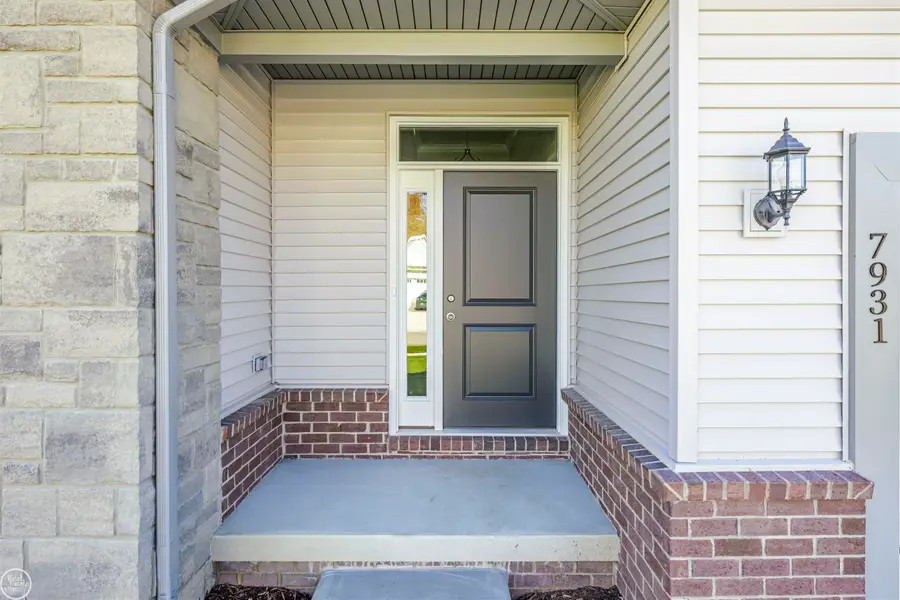 1150 Julian CT, Waterford, MI 48327 - Image #2