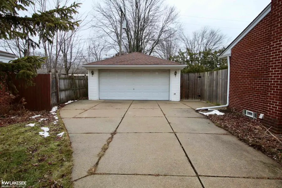 36344 Nitchun ST, Clinton Township, MI 48035 - Image #2