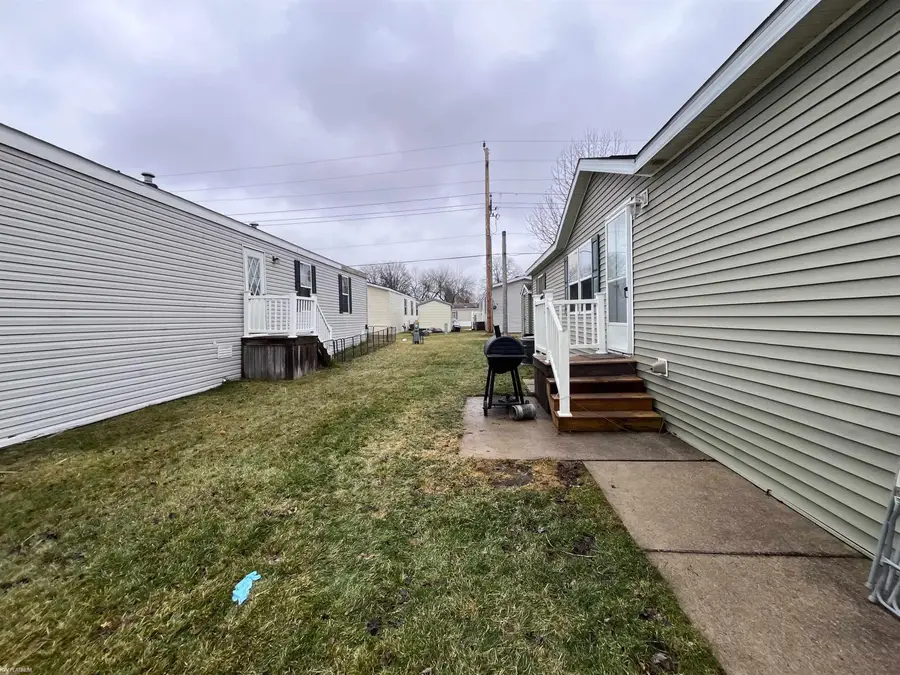 38146  Saint Tropez DR, Clinton Township, MI 48038 - Image #3