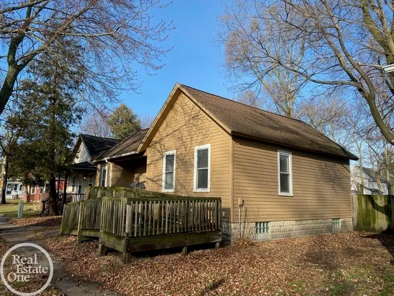 825 Minnie ST, Port Huron, MI 48060 - Image #2