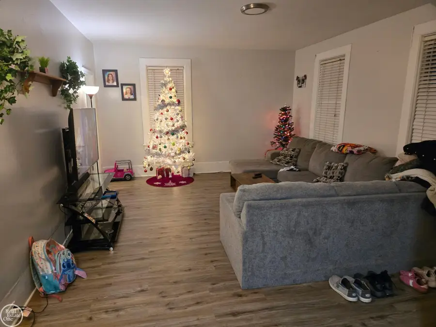 825 Minnie ST, Port Huron, MI 48060 - Image #3