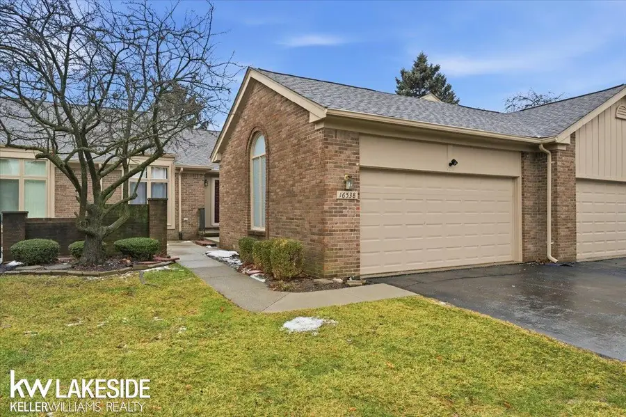 16538 Sarjay DR, Clinton Charter Township, MI 48038 - Image #3