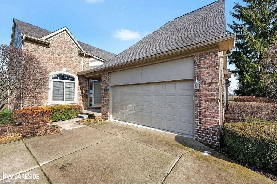 17471 Breckenridge, Clinton Charter Township, MI 48038 - Image #2