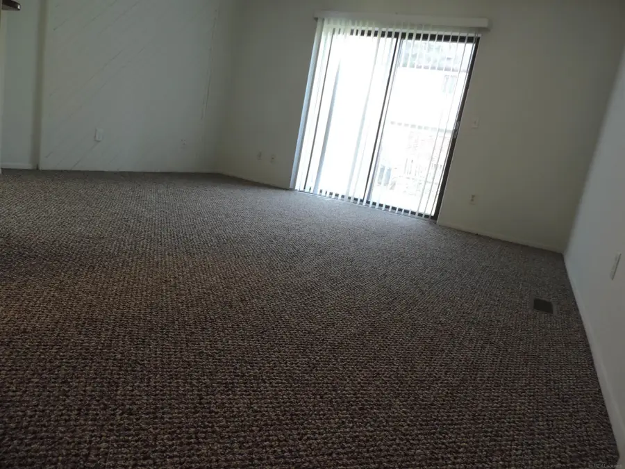 8432 Hickory DR, Sterling Heights, MI 48312 - Image #3