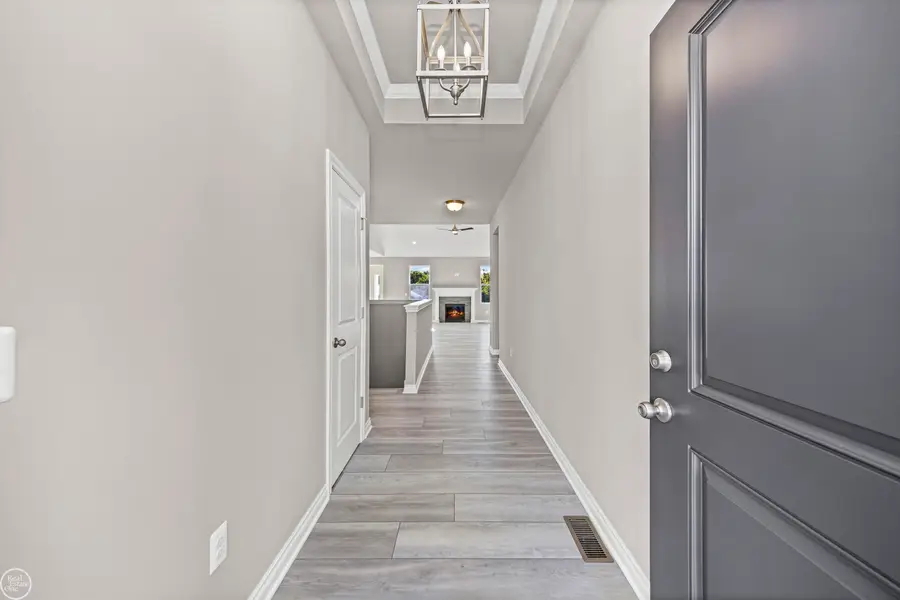 7931 Jordan DR, Waterford, MI 48327 - Image #3