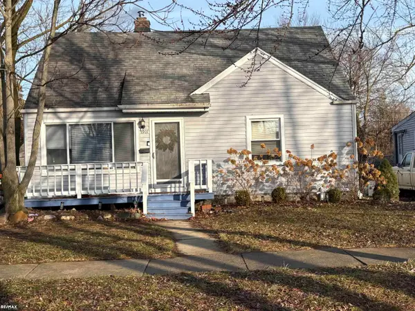 1901 Barrett AVE, RoyalOak, MI 48067