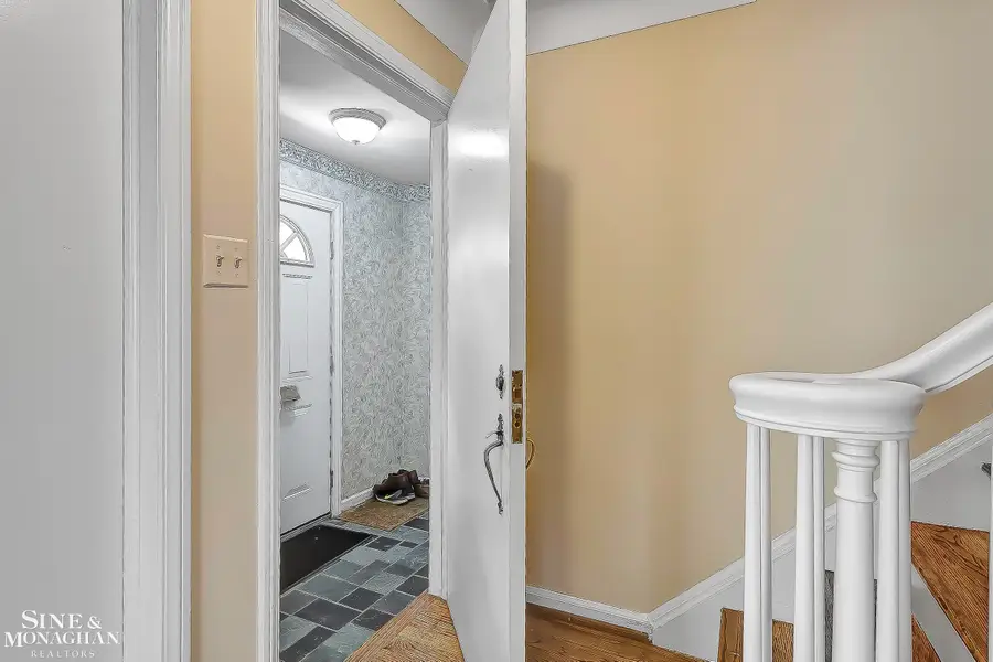 814 Harcourt RD, Grosse Pointe Park, MI 48230 - Image #2