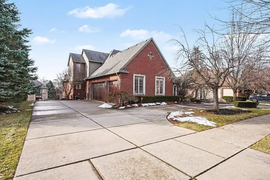 56187 Nickelby, Utica, MI 48316 - Image #2