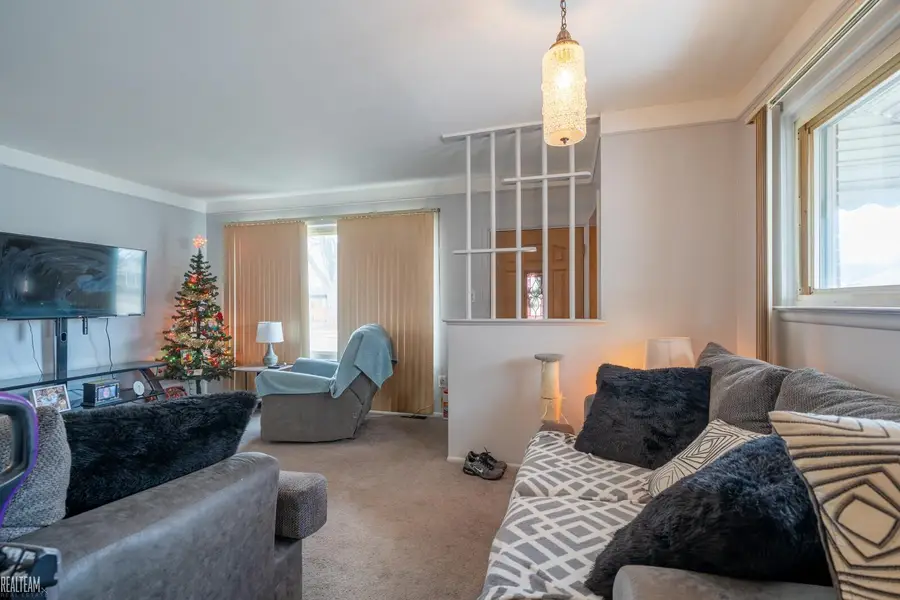 21612 Bon Brae ST, Saint Clair Shores, MI 48081 - Image #2