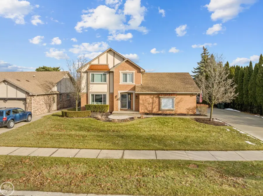 39008 Mallorn DR, Sterling Heights, MI 48313 - Image #2