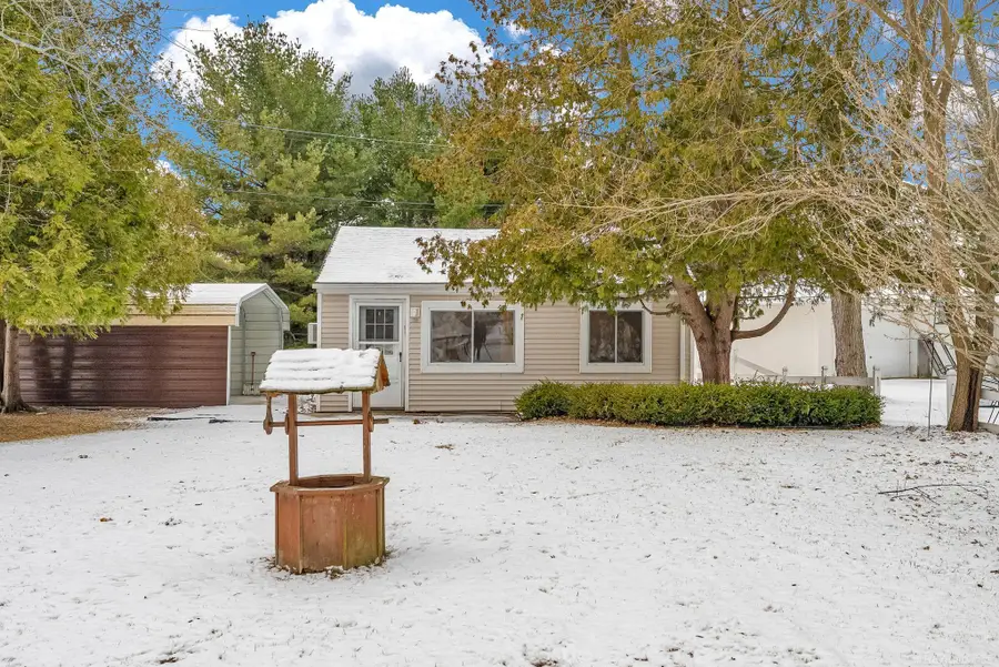 7742 Lakeview RD, Lexington, MI 48450 - Image #2