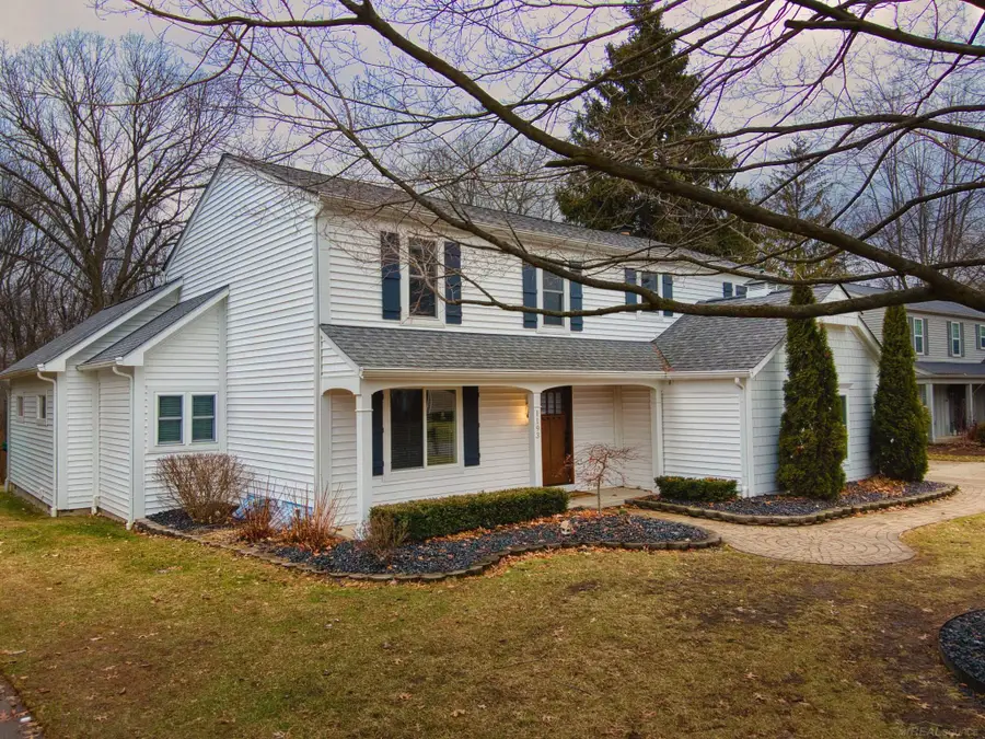 1193 Barneswood LN, Rochester Hills, MI 48306 - Image #3