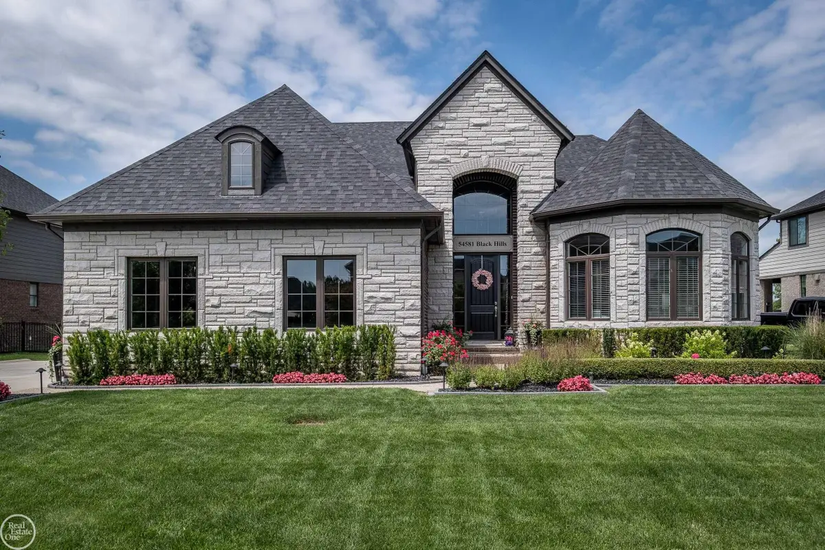 54581 Black Hills, Shelby Charter Township, MI 48316 - Image #1