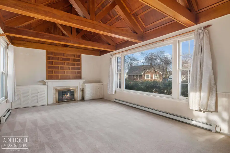 19980 W Clairview CT, Grosse Pointe Woods, MI 48236 - Image #3