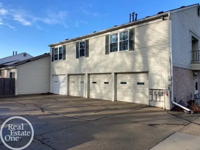 24404 Meadowbridge RD, Clinton Township, MI 48035 - Image #2