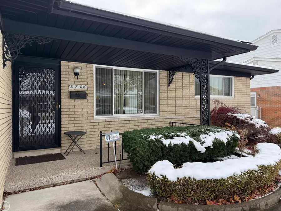 3746 LANCASTER  DR, Sterling Heights, MI 48310 - Image #2