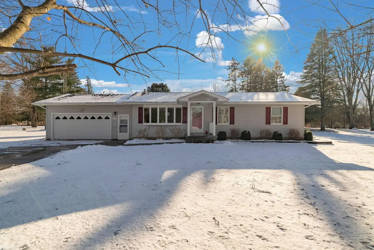 4590 Main ST, Applegate, MI 48401 - Image #1