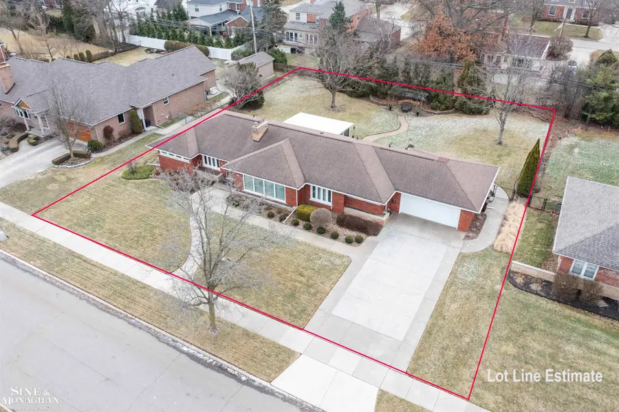 991 S Renaud RD, Grosse Pointe Woods, MI 48236 - Image #2