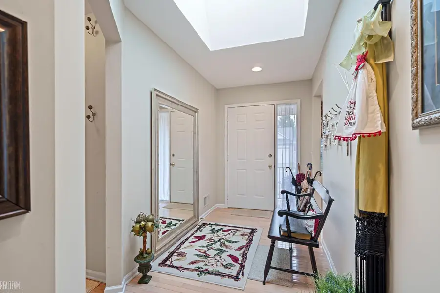 41388 Redmond CT, Clinton Charter Township, MI 48038 - Image #3