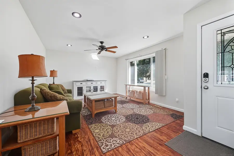 43263 Hartwick DR, Sterling Heights, MI 48313 - Image #3