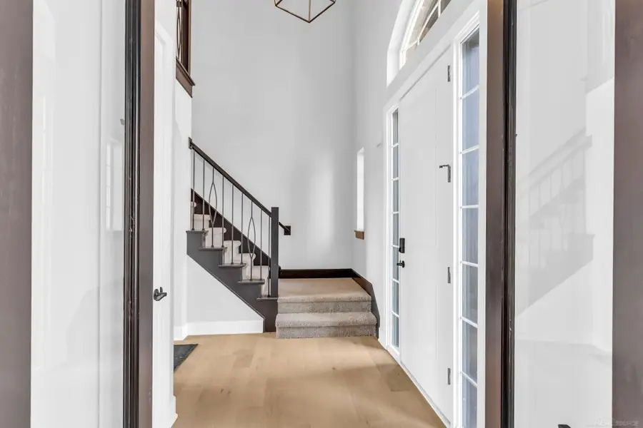 42419 Magnolia DR, Sterling Heights, MI 48314 - Image #2