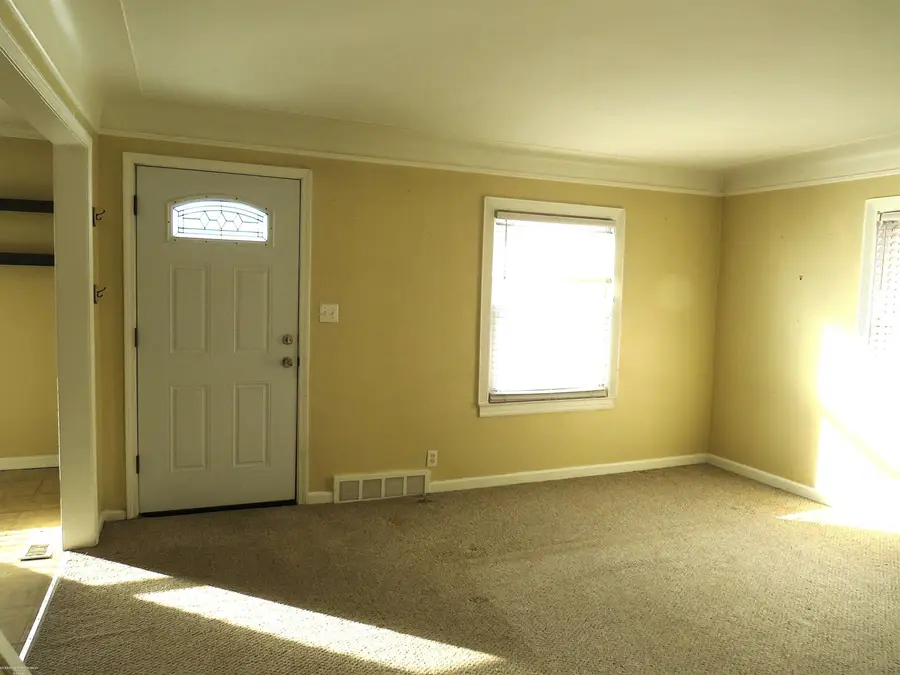 21601 Kramer ST, Saint Clair Shores, MI 48080 - Image #3