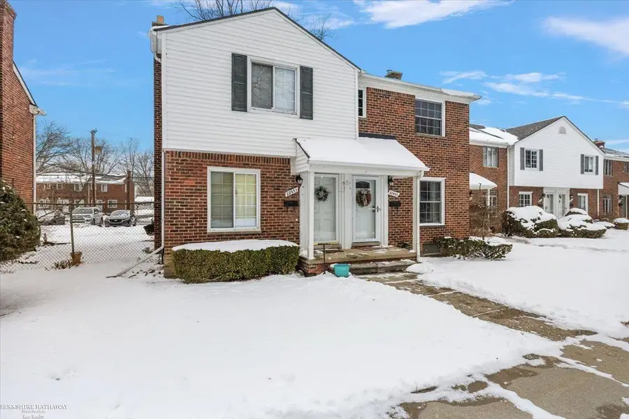 22951 Lee CT, Saint Clair Shores, MI 48080 - Image #3