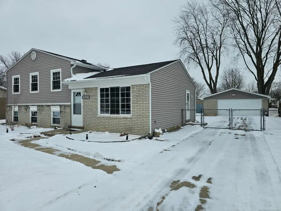 50530 Leeward Dr DR, Chesterfield, MI 48047 - Image #2