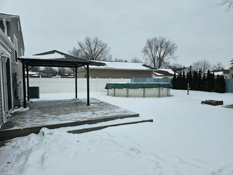 50530 Leeward Dr DR, Chesterfield, MI 48047 - Image #3