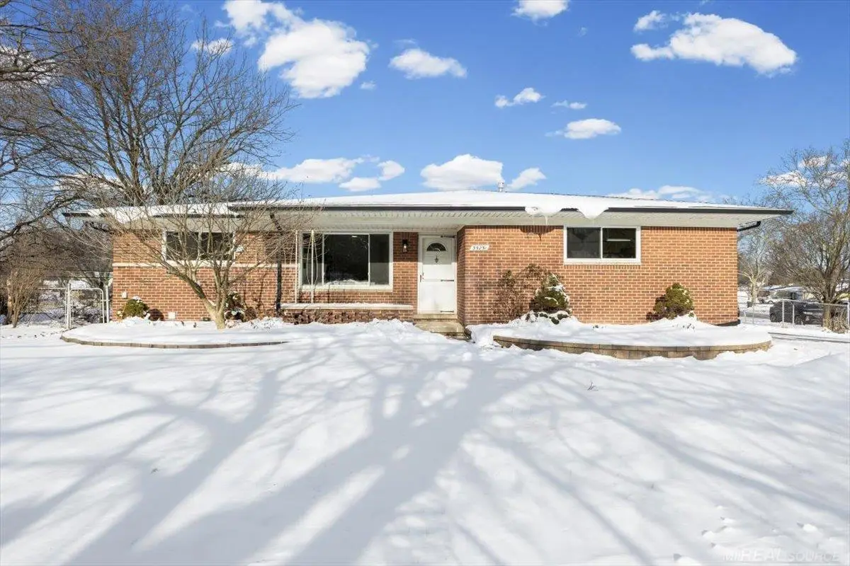 35251 Moravian DR, Sterling Heights, MI 48312 - Image #1