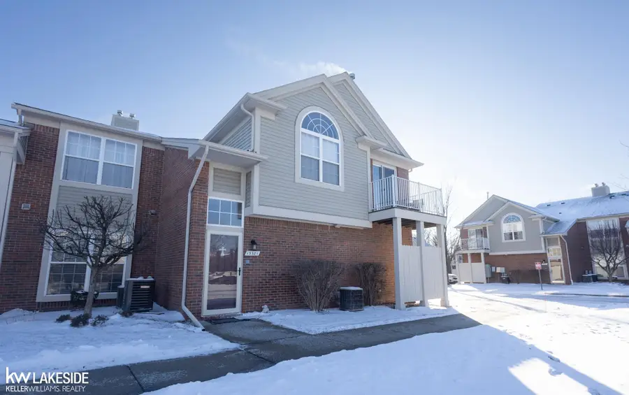 15381 Yale DR, Clinton Charter Township, MI 48038 - Image #2