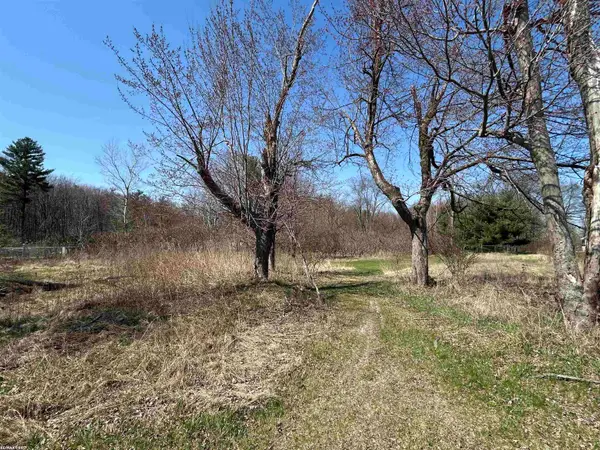 8778 Gratiot AVE, Columbus, MI 48063