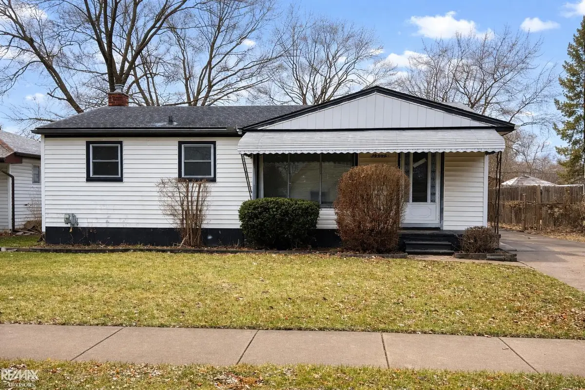 24397 Stewart AVE, Warren, MI 48089 - Image #1