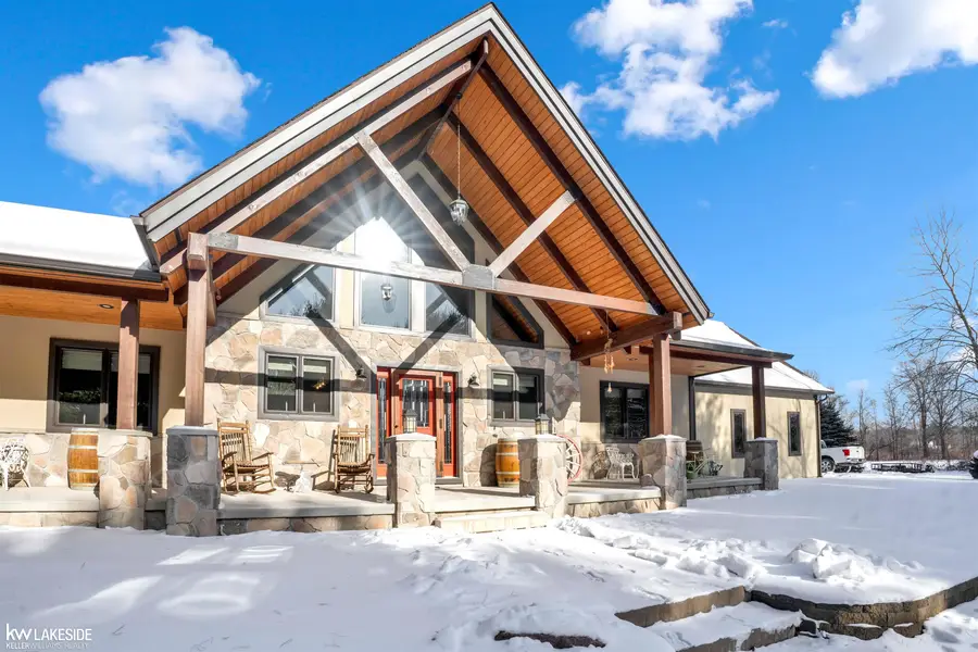 9652 Bartel RD, Columbus, MI 48063 - Image #3