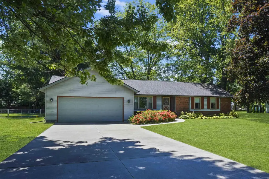 4459 Cambridge DR, Port Huron Charter Township, MI 48060 - Image #2