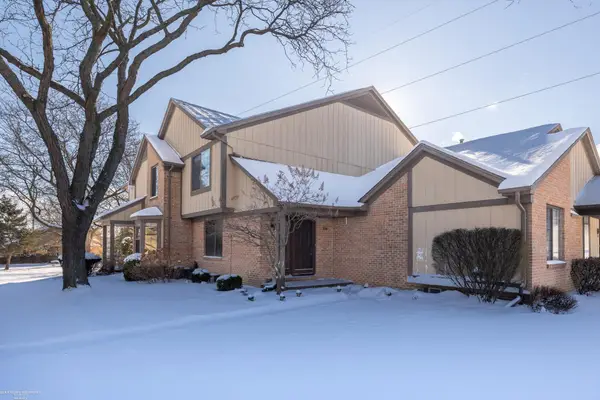 314 Meadow Bridge DR, RochesterHills, MI 48307
