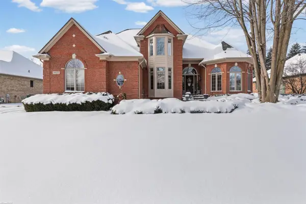 54377 Preston Pines LN, ShelbyTwp, MI 48315