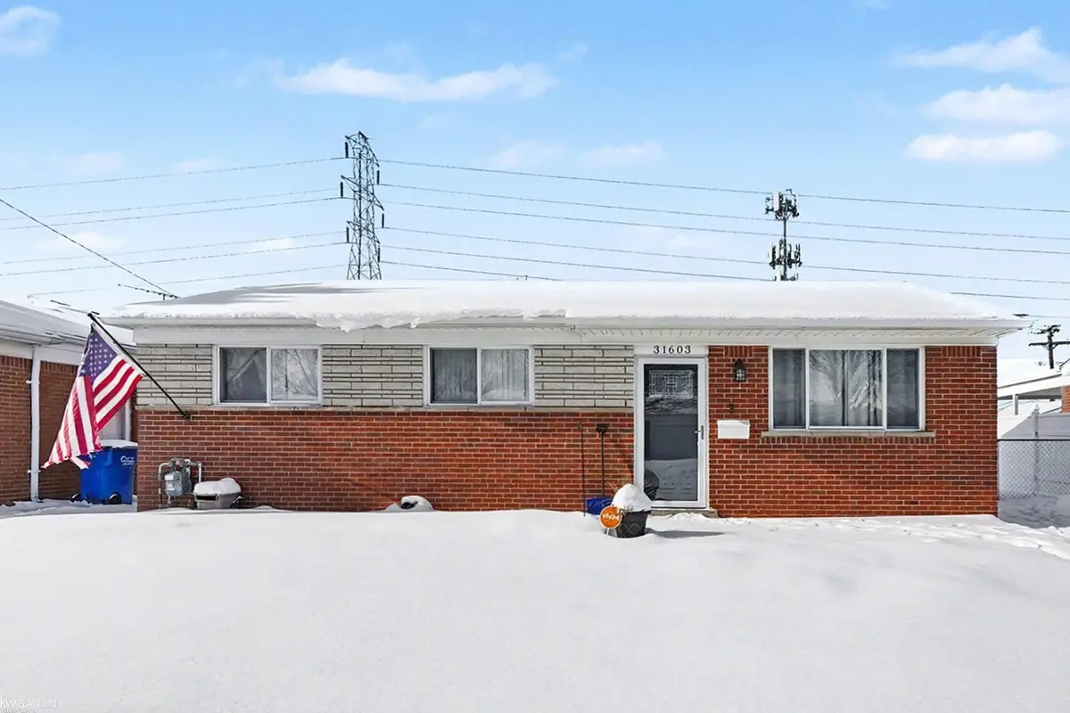 31603 Stricker DR, Warren, MI 48088 - Image #1