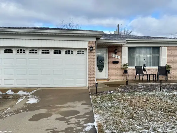 13201 Cloverlawn DR, SterlingHeights, MI 48312