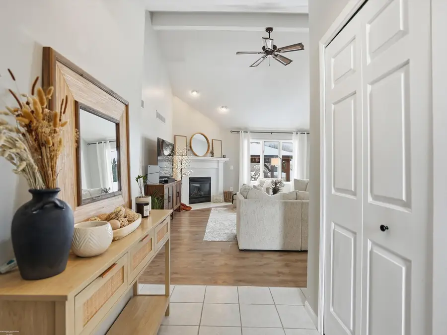 54537 Pine ST, New Baltimore, MI 48047 - Image #2