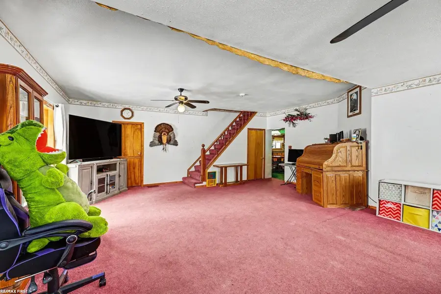 99 E Elmwood ST, Leonard, MI 48367 - Image #2