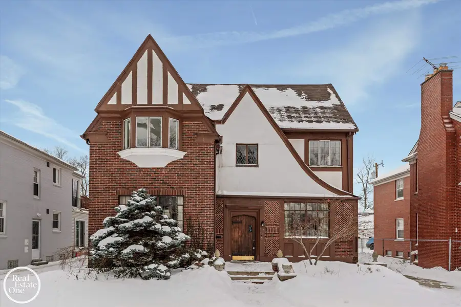 943 Harcourt, Grosse Pointe Park, MI 48230 - Image #2