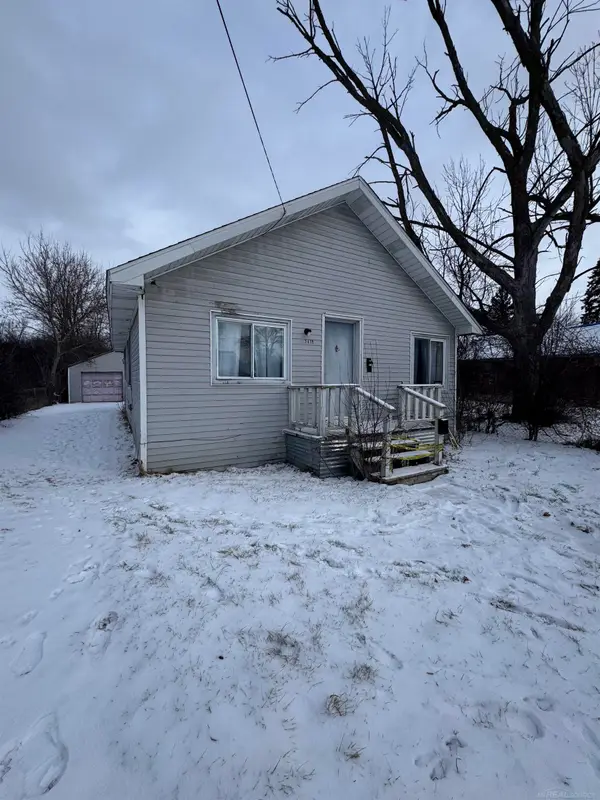 2419 Troy, Saginaw, MI 48601