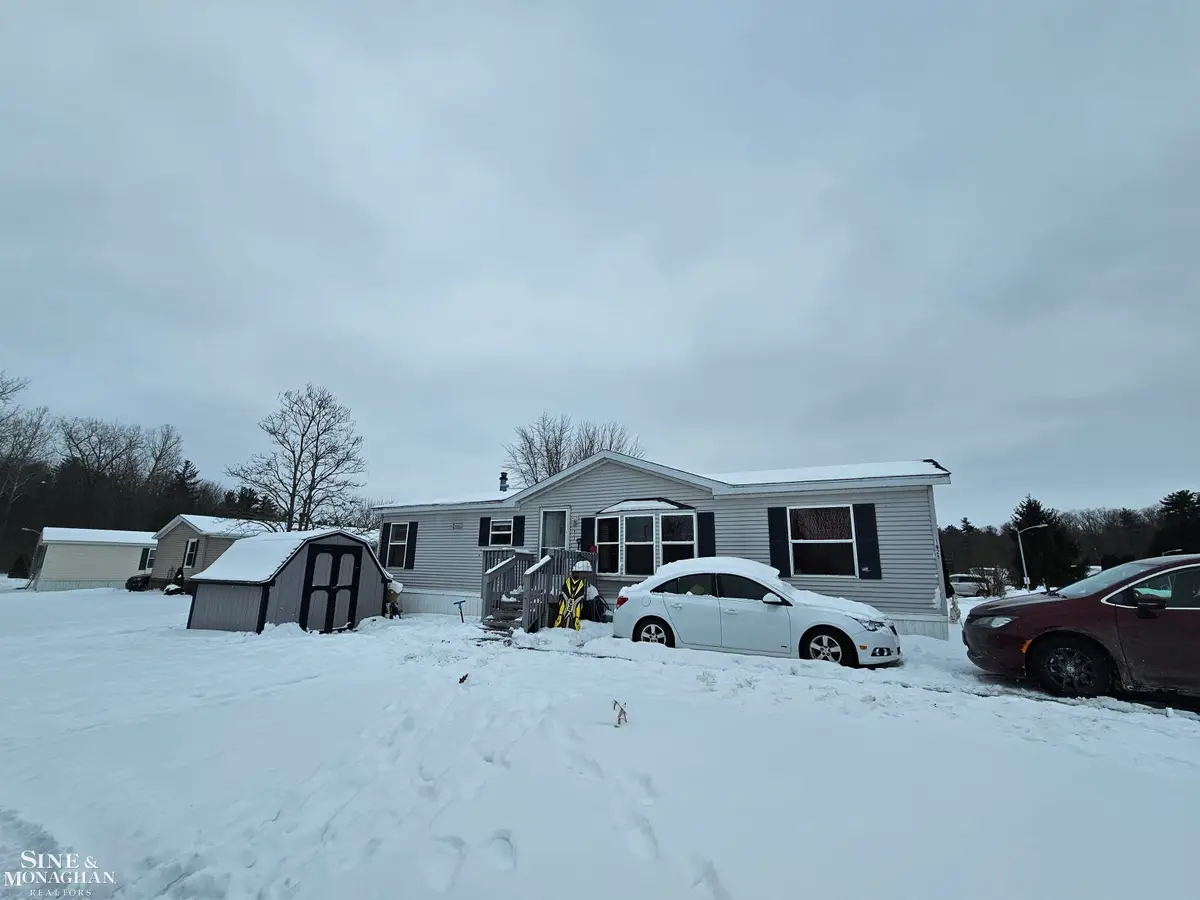 1825 Ponderosa RD, Columbus, MI 48063 - Image #1