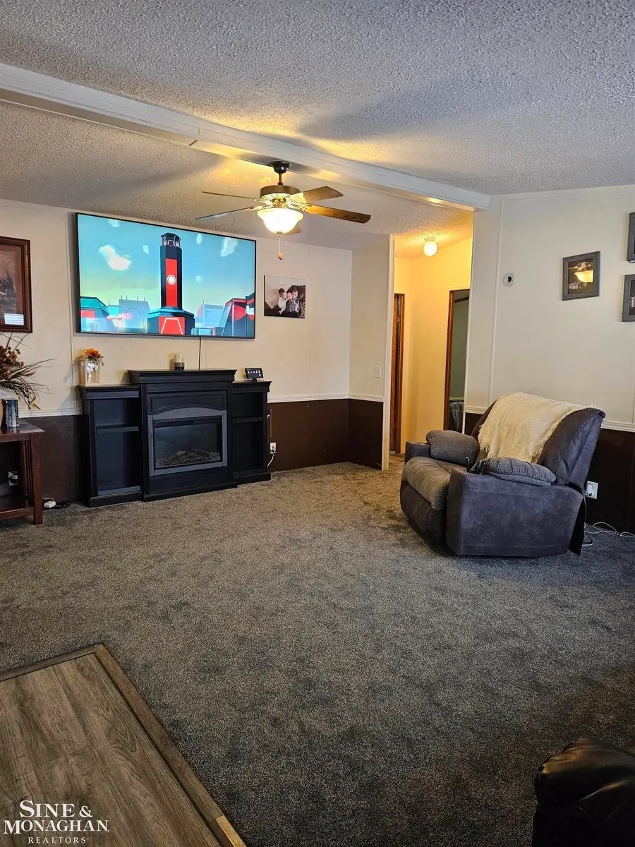 1825 Ponderosa RD, Columbus, MI 48063 - Image #2