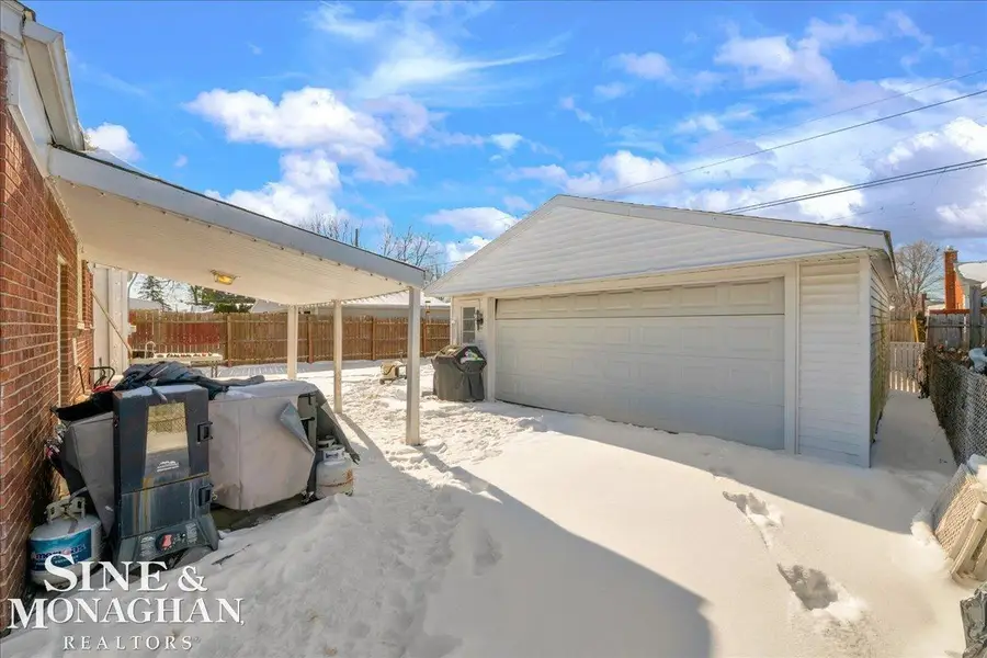 28637 Bohn ST, Roseville, MI 48066 - Image #2