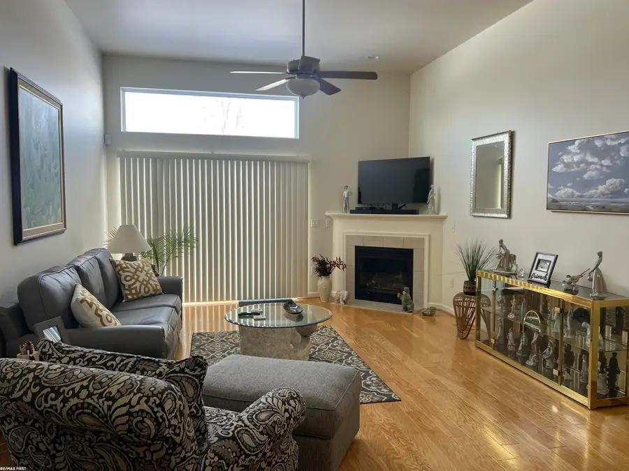 33857 Michigamme DR, Chesterfield, MI 48047 - Image #2